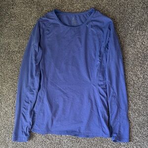 GAP Women's Long Sleeve Tee in lavender. Sz L